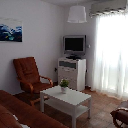 Apartment Pepi Povljana Exteriör bild