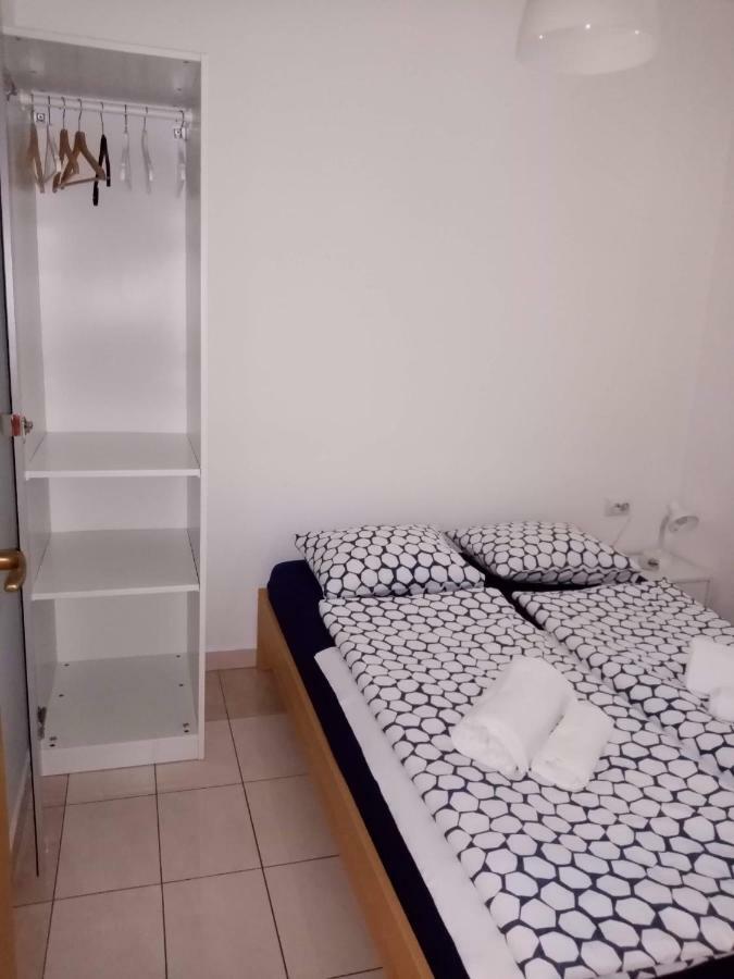 Apartment Pepi Povljana Exteriör bild